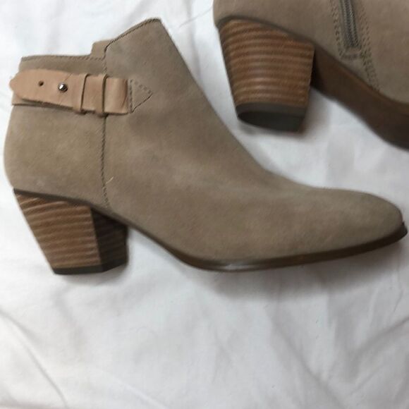 Guess Tan Leather Booties. Size 7. - Picture 4 of 13